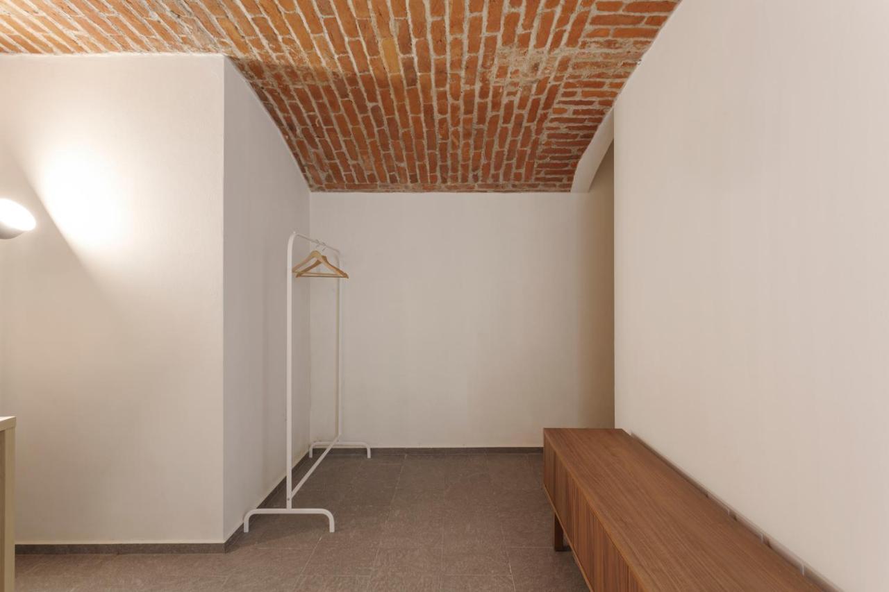 Gluck 1930 - Apartment